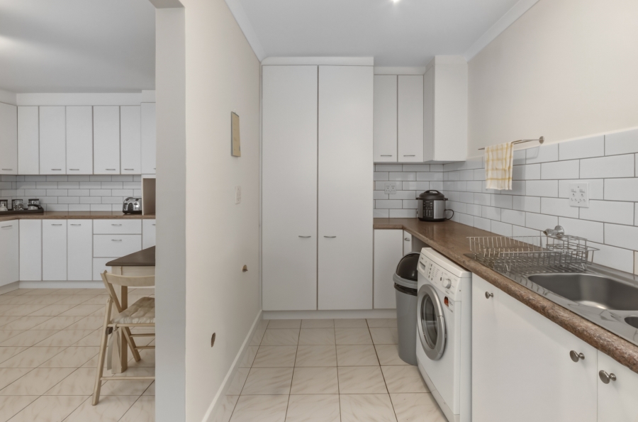 6 Bedroom Property for Sale in La Concorde Western Cape